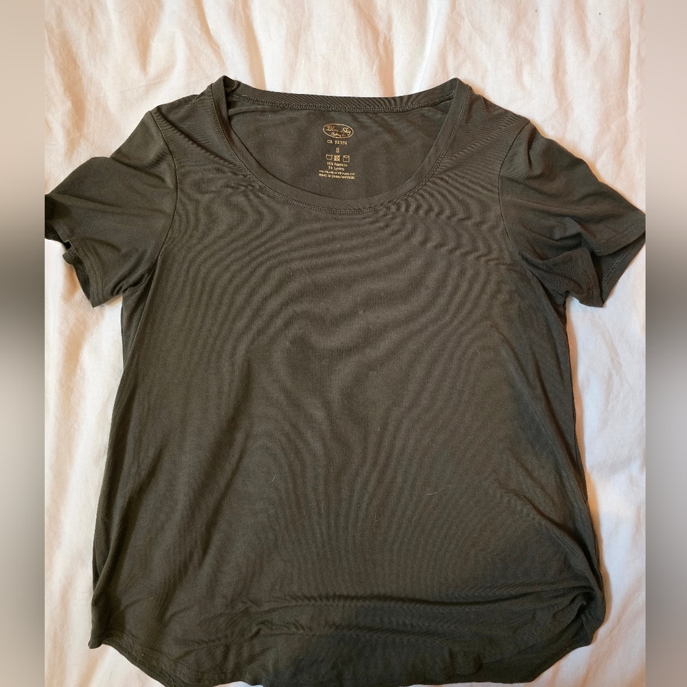 Blue sky tee